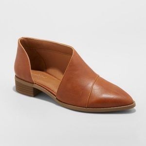 Universal Thread cut out boot in cognac